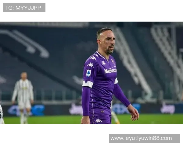 里贝里重返米兰训练基地与球迷互动官方社交媒体热情欢迎他回归