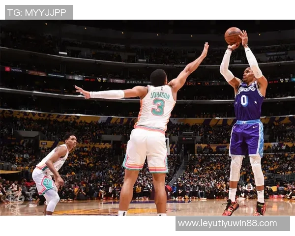 克洛尼半场表现出色7投4中三分球命中率高达50助力球队领先