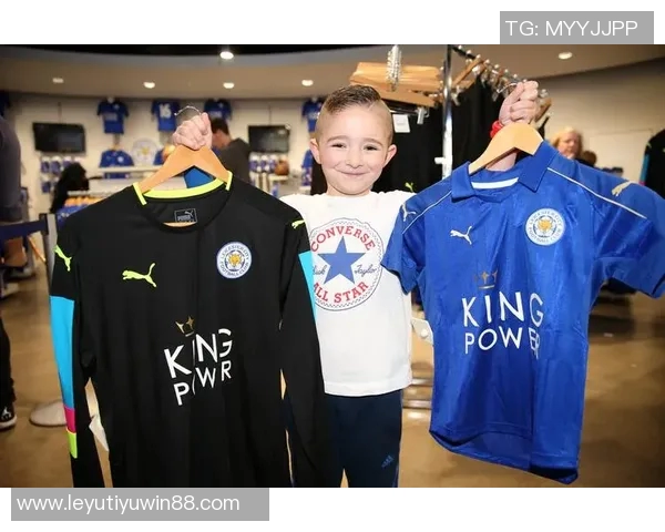 曼城推出马年特别球衣设计米色主调融入中国水墨艺术元素