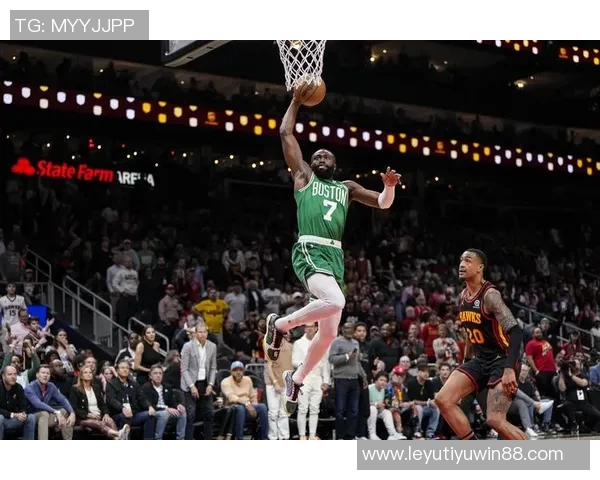 杰伦布朗:全力以赴展现自我同时激励身边队友共同进步 杰伦布朗:全力以赴展现自我同时激励身边队友共同进步