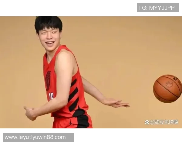 耐心等待开拓者主场战胜国王杨瀚森仍未获得上场机会 耐心等待开拓者主场战胜国王杨瀚森仍未获得上场机会